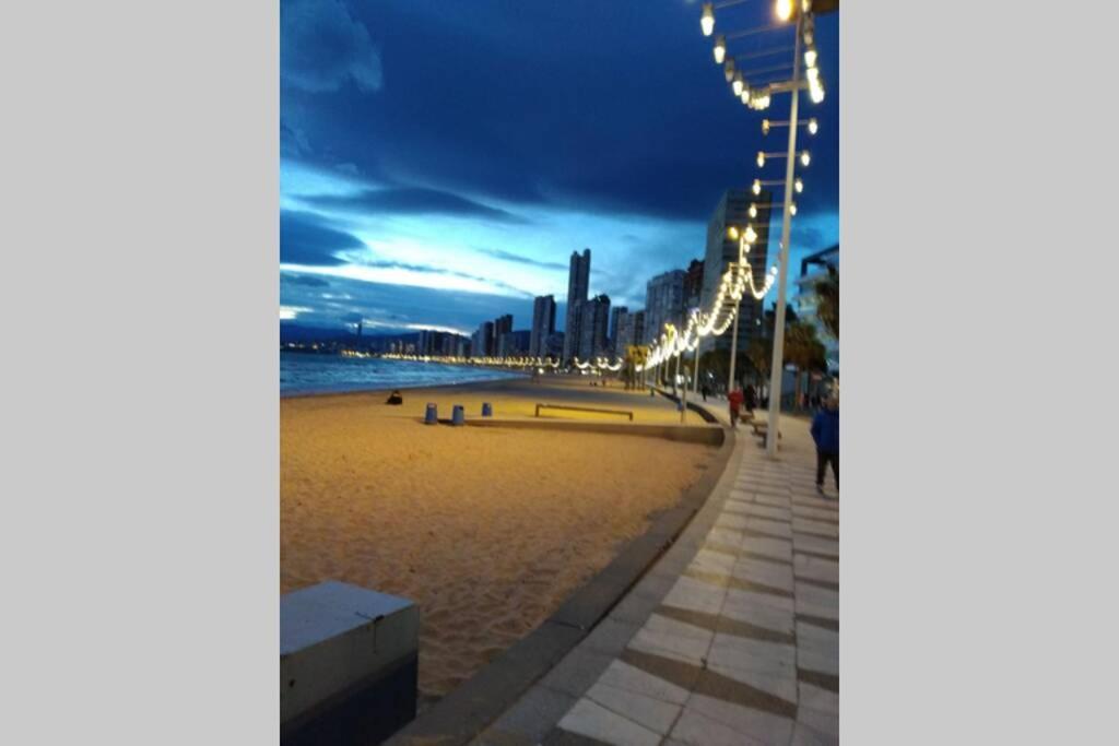 Appartement Vue Sur Mer Avenue De L'Europe Benidorm Bagian luar foto